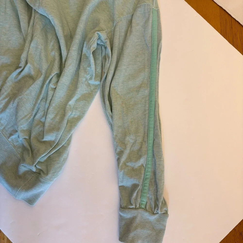 Nike Womens Sportswear Long Sleeve Crewneck Mint Green Heather Top CJ7435-349 XL